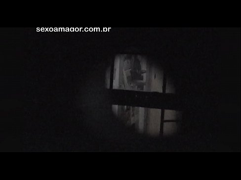 ❤️ Ξανθιά κοπέλα βιντεοσκοπήθηκε κρυφά από ηδονοβλεψία της γειτονιάς κρυμμένο πίσω από κούφια τούβλα ❤️❌ Πόρνο ️❤